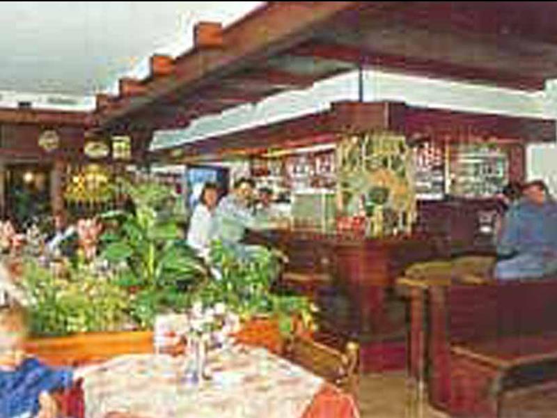 סאס-גרונד Hotel Alpha מראה חיצוני תמונה